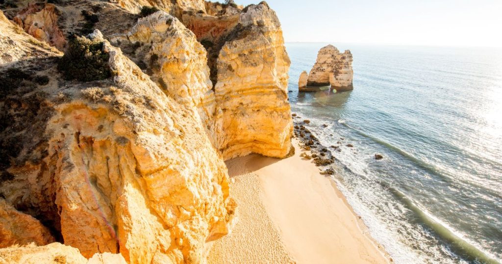 Best time to surf in Lagos, Portugal